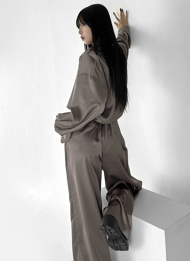 Satin cropped shirt