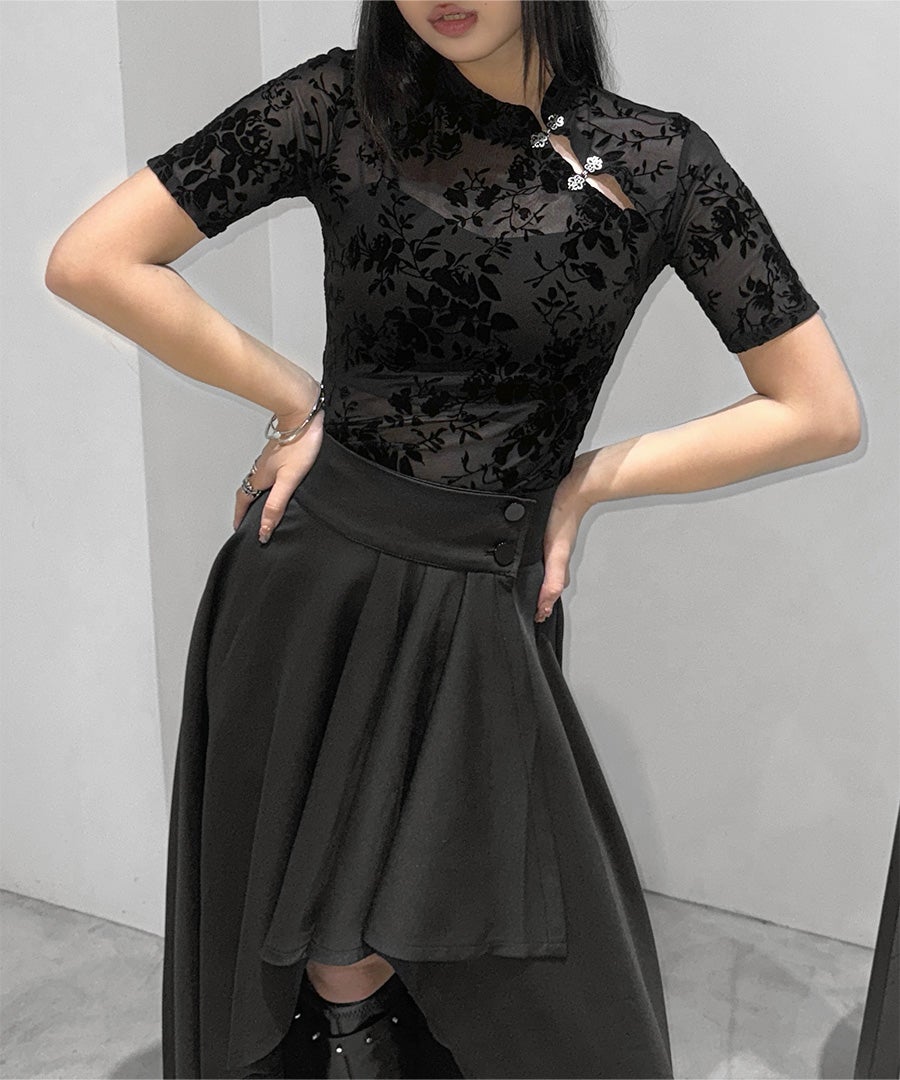 【OLLEBOREBLA】黒の花飾り付き半袖トップス フックデザインレースシアー半袖トップス | LVEU.（ラブユ.）